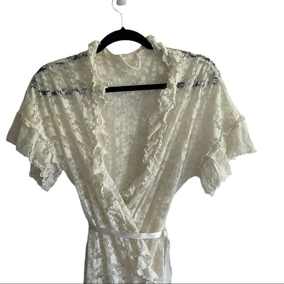 LACE Short Sleeve Wrap Tie-Waist Mini Robe Cream One Size - Picture 4 of 7